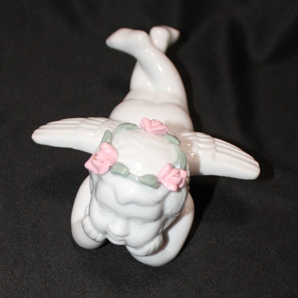 Vintage Cherub Angel Decorative Figurine - Picture 5 of 16